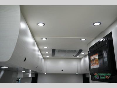 2025 Pleasure-Way Plateau - Photo 31