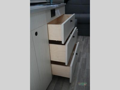 2025 Pleasure-Way Plateau - Photo 23