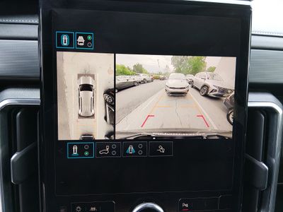 2024 GMC Acadia - Photo 17