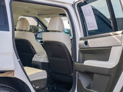 2025 Hyundai Santa Fe - Photo 20