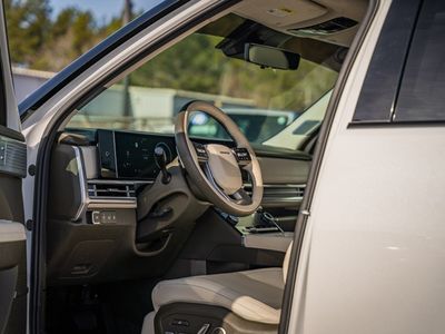 2025 Hyundai Santa Fe - Photo 27