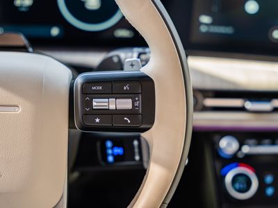 2025 Hyundai Santa Fe - Photo 40