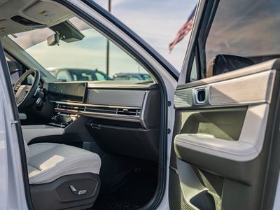 2025 Hyundai Santa Fe - Photo 17