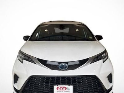 2021 Toyota Sienna XSE - Photo 8