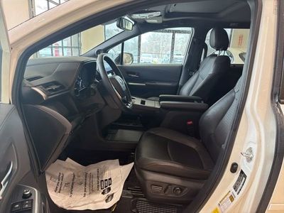 2021 Toyota Sienna XSE - Photo 9
