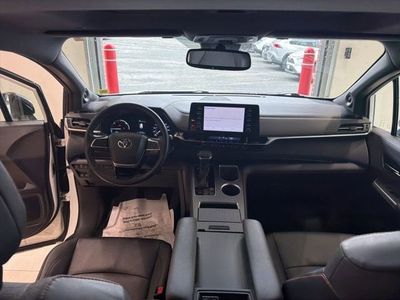 2021 Toyota Sienna XSE - Photo 18