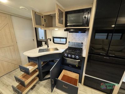 2025 Prime Time RV Avenger - Photo 18