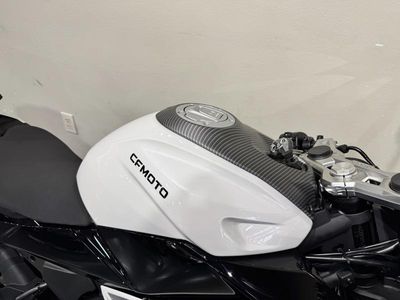 2026 CFMOTO 300SS - Photo 15