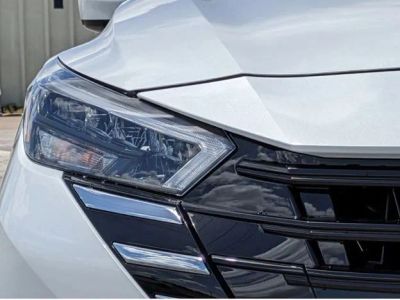 2025 Nissan Versa — photo 10 view