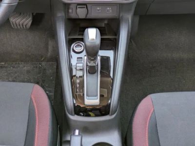 2025 Nissan Versa — photo 18 view