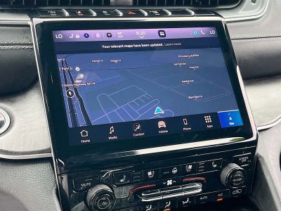 2025 Jeep Grand Cherokee — photo 13 view