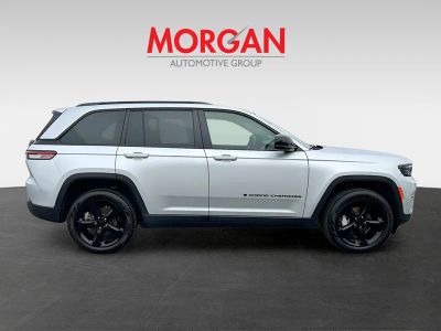 2025 Jeep Grand Cherokee — photo 8 view