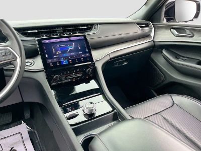 2025 Jeep Grand Cherokee — photo 24 view