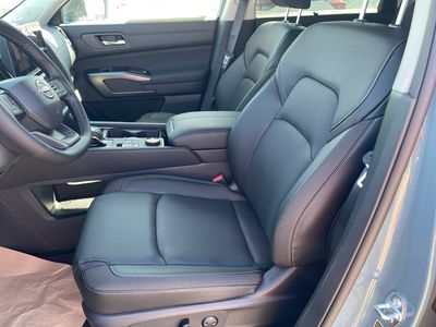 2026 Nissan Pathfinder — photo 9 view
