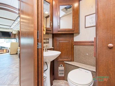 2015 Fleetwood RV American Tradition - Photo 19