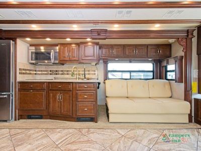 2015 Fleetwood RV American Tradition - Photo 13