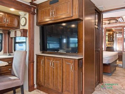 2015 Fleetwood RV American Tradition - Photo 17