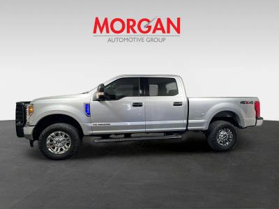 2019 Ford F-250SD — engine compartment view