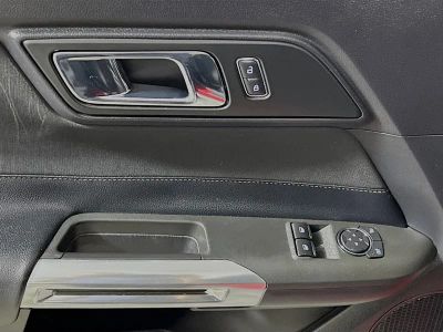 2017 Ford Mustang — photo 14 view