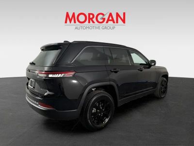 2026 Jeep Grand Cherokee — engine compartment view