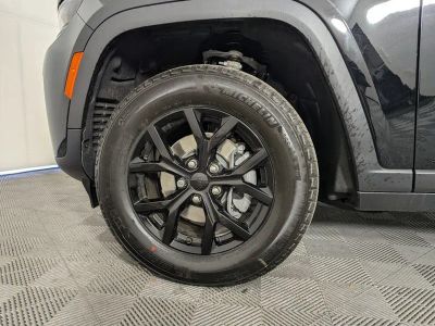 2026 Jeep Grand Cherokee — photo 10 view
