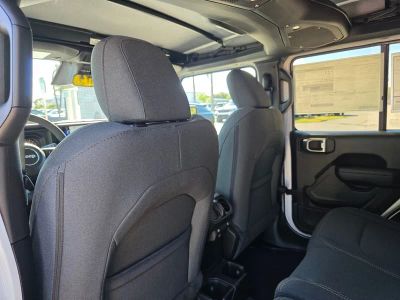 2026 Jeep Wrangler — photo 9 view
