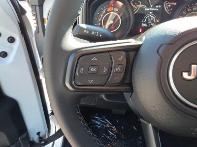 2026 Jeep Wrangler — photo 17 view