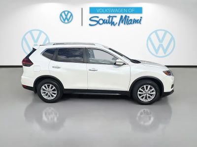 2020 Nissan Rogue — photo 8 view