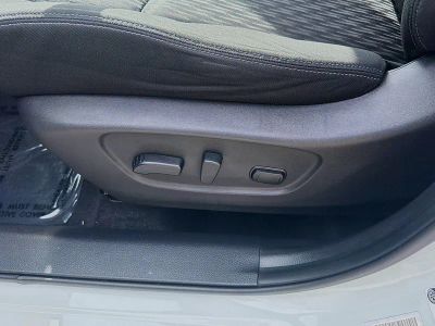 2020 Nissan Rogue — photo 17 view
