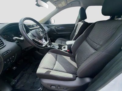 2020 Nissan Rogue — photo 18 view