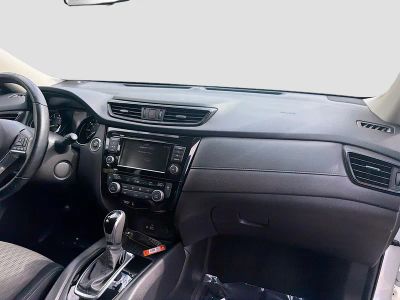2020 Nissan Rogue — photo 32 view