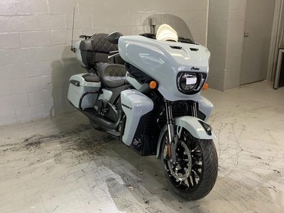 2025 Indian Motorcycle Roadmaster PowerPlus Dark Horse w/PowerBand Storm Gray - Photo 2