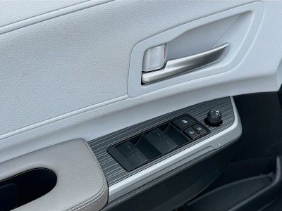 2025 Toyota Sienna — photo 22 view
