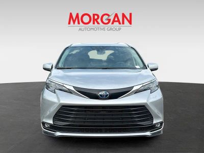 2025 Toyota Sienna — photo 8 view