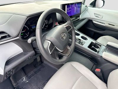 2025 Toyota Sienna — photo 25 view