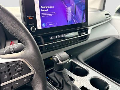 2025 Toyota Sienna — photo 27 view
