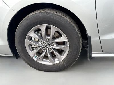 2025 Toyota Sienna — photo 42 view