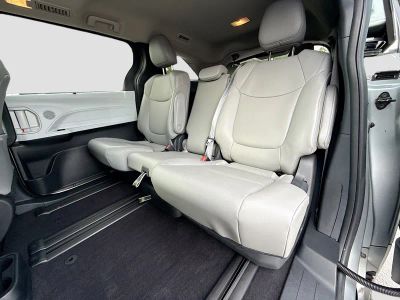 2025 Toyota Sienna — photo 20 view