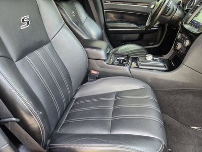 2021 Chrysler 300 - Photo 9