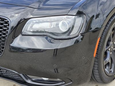 2021 Chrysler 300 - Photo 5