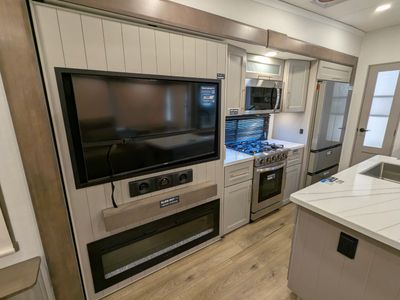 2026 Alliance RV Paradigm — photo 15 view