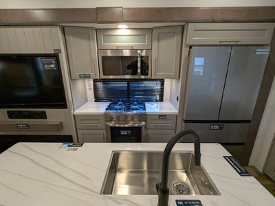 2026 Alliance RV Paradigm — photo 14 view