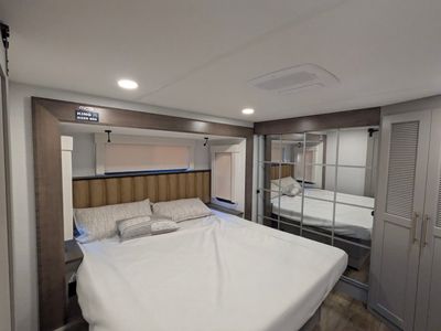 2026 Alliance RV Paradigm — detail view