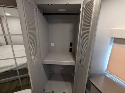 2026 Alliance RV Paradigm — photo 13 view