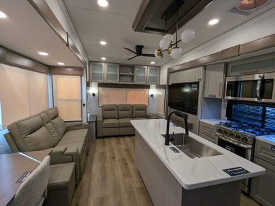 2026 Alliance RV Paradigm — photo 17 view