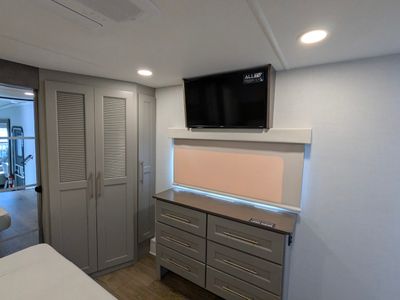 2026 Alliance RV Paradigm — photo 8 view