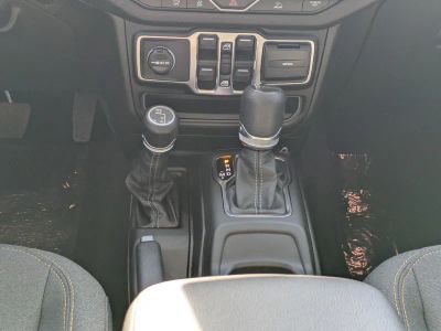 2026 Jeep Gladiator — photo 16 view