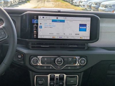 2026 Jeep Gladiator — photo 15 view
