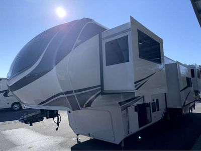 2026 Grand Solitude - Photo 3