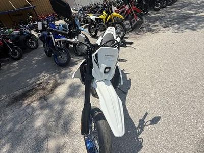 2025 Suzuki DR-Z4SM - Photo 10